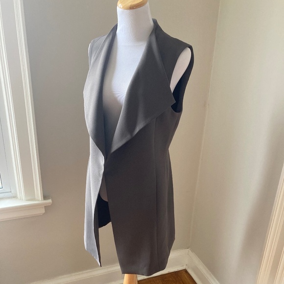 Le Chateau Green Long Vest - Picture 1 of 3